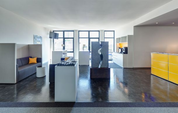 Modernes, helles Büro